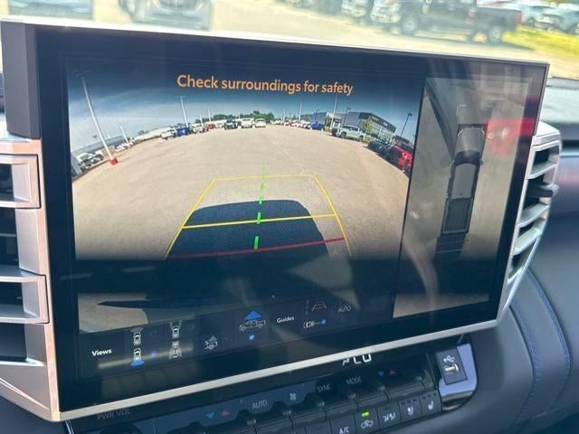 2025 Toyota Tundra 4WD 4WD Platinum Hybrid CrewMax 5.5' Bed (Natl)