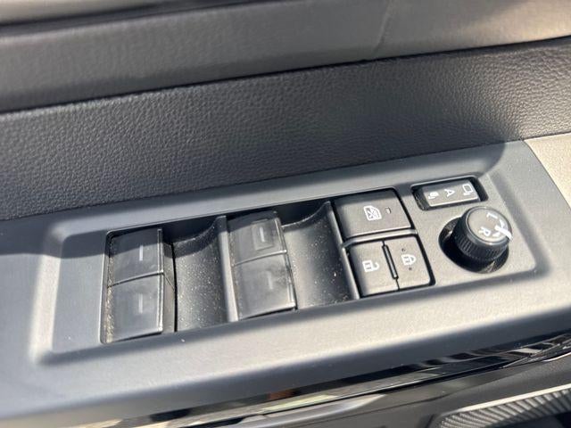 2025 Toyota Tundra 4WD 4WD Limited CrewMax 5.5' Bed (Natl)