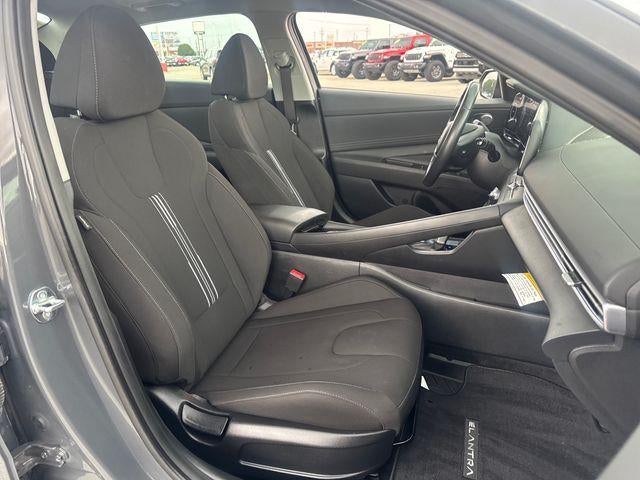 2025 Hyundai ELANTRA SEL Convenience IVT