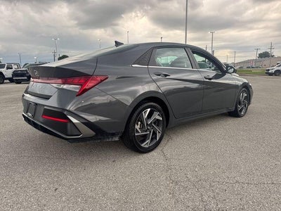 2025 Hyundai ELANTRA SEL Convenience IVT