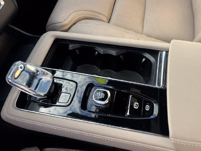 2025 Volvo XC90 2025.5 B6 AWD Ultra 7-Seater