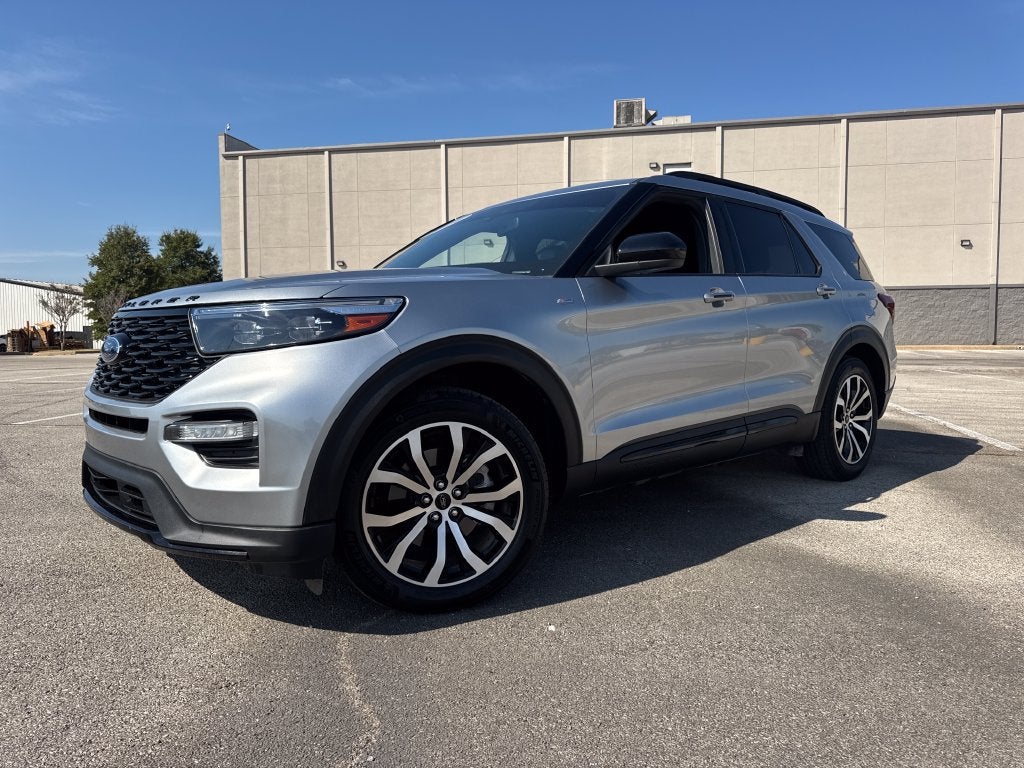 2024 Ford Explorer ST-Line