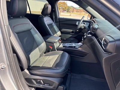 2024 Ford Explorer ST-Line