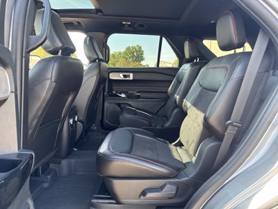 2024 Ford Explorer ST-Line