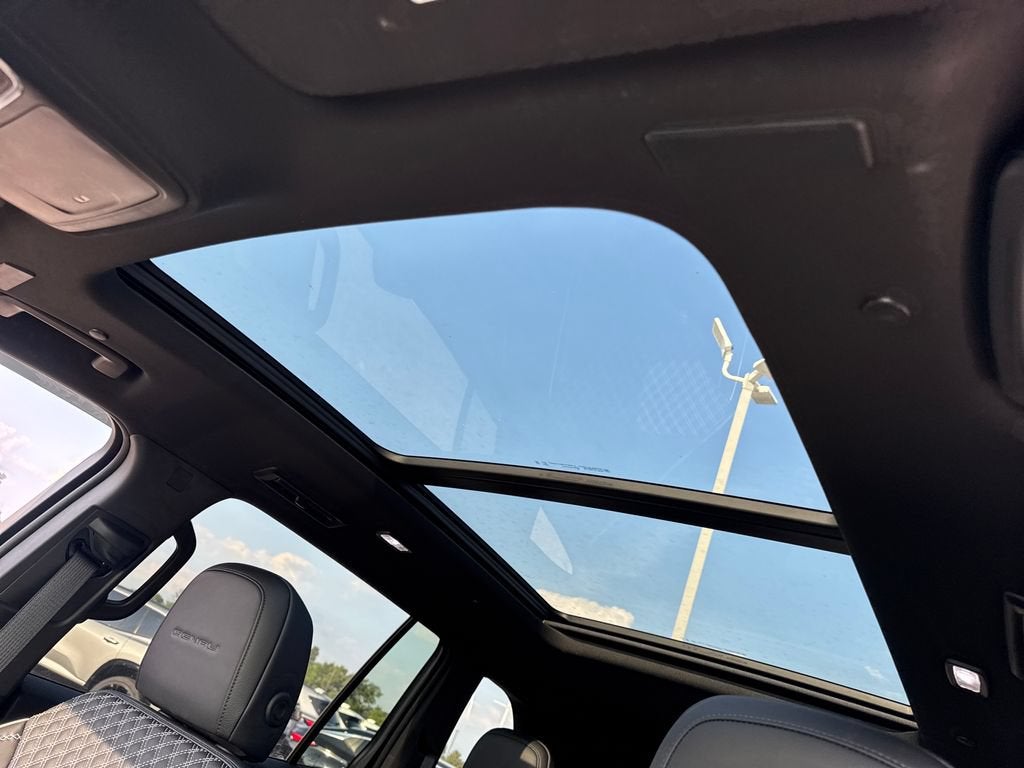 2025 GMC Acadia Denali