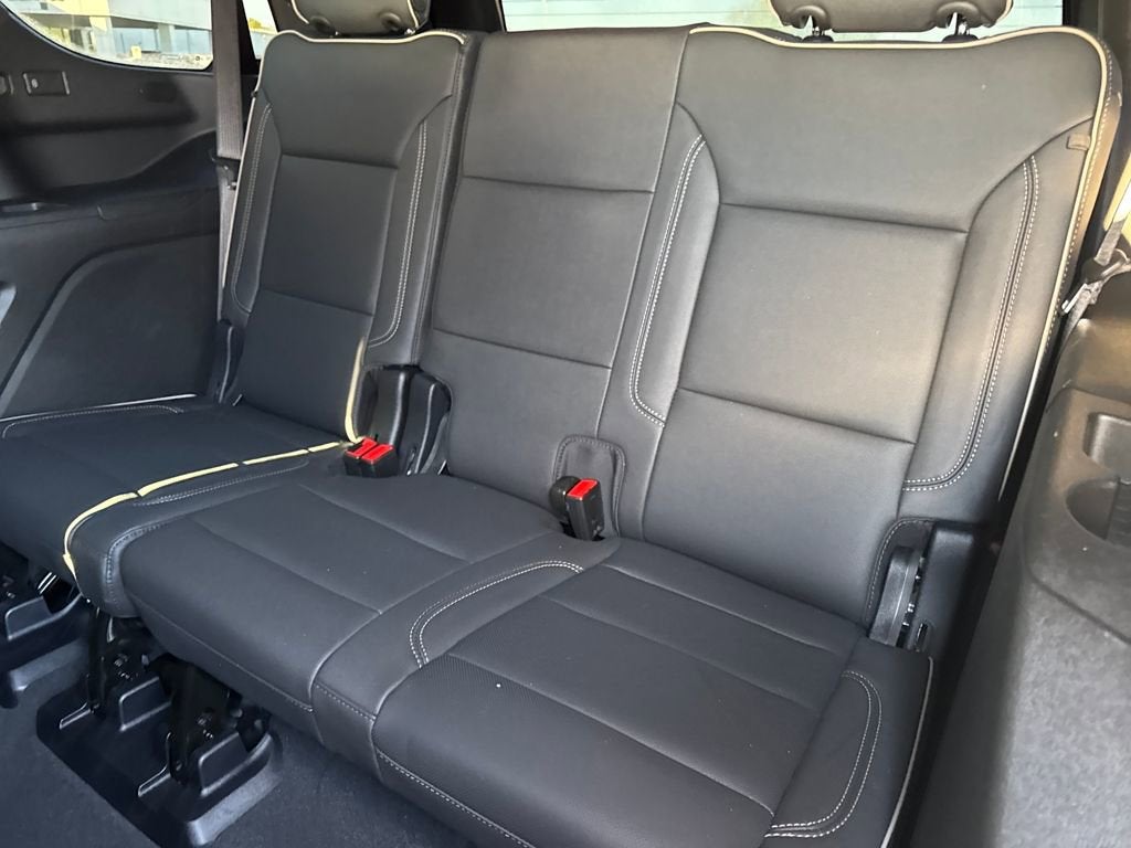 2025 GMC Yukon Elevation