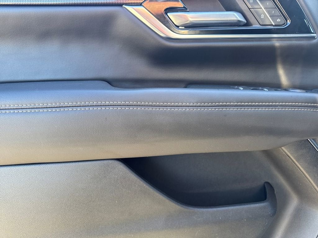 2025 GMC Yukon Elevation