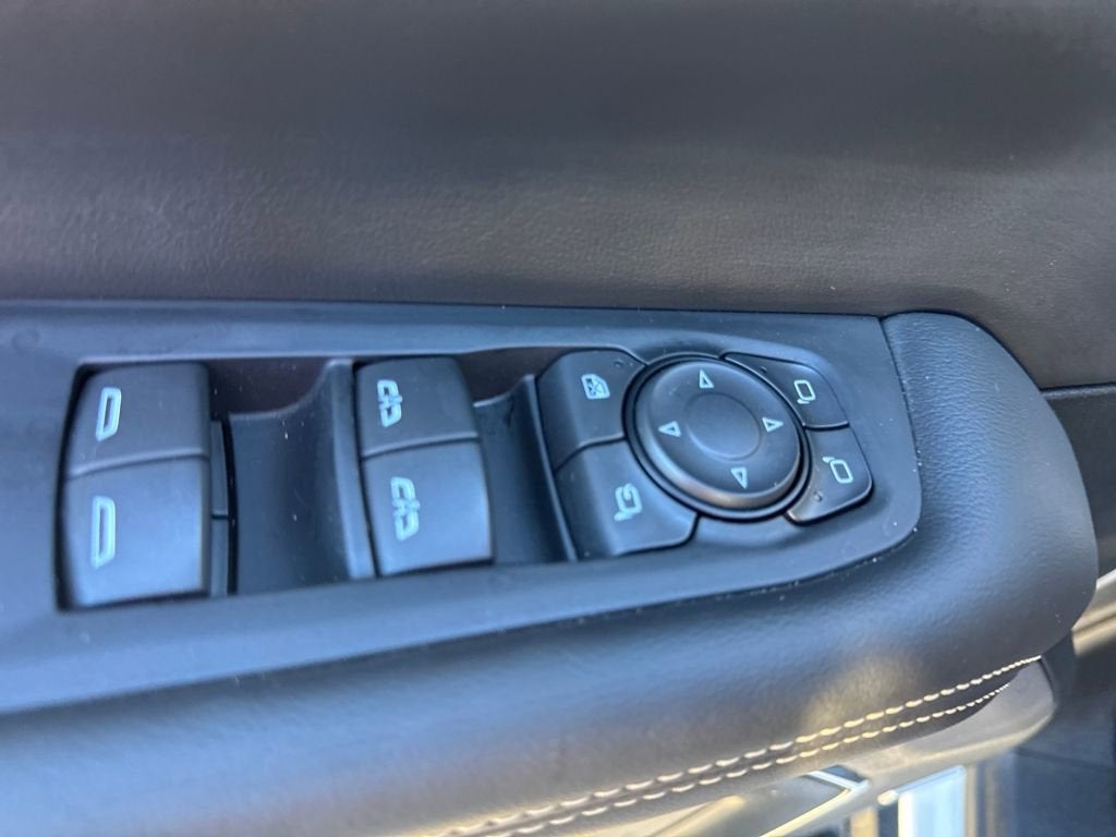 2025 GMC Yukon Elevation