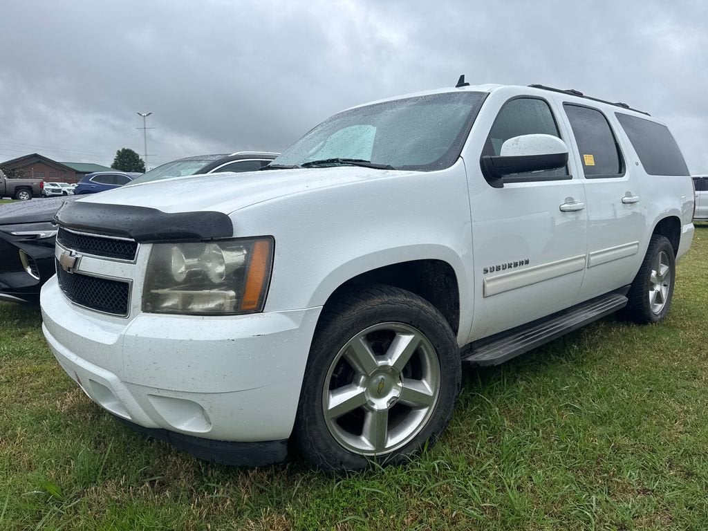 2011 Chevrolet Suburban 2WD 1500 LT's photo