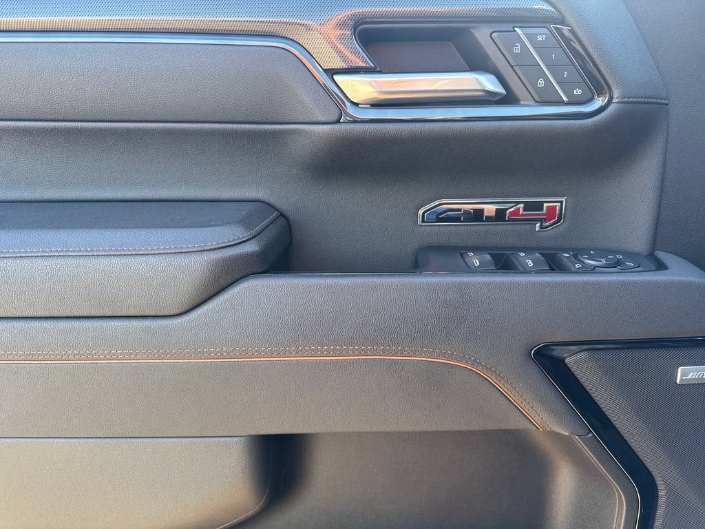 2025 GMC Sierra 1500 AT4