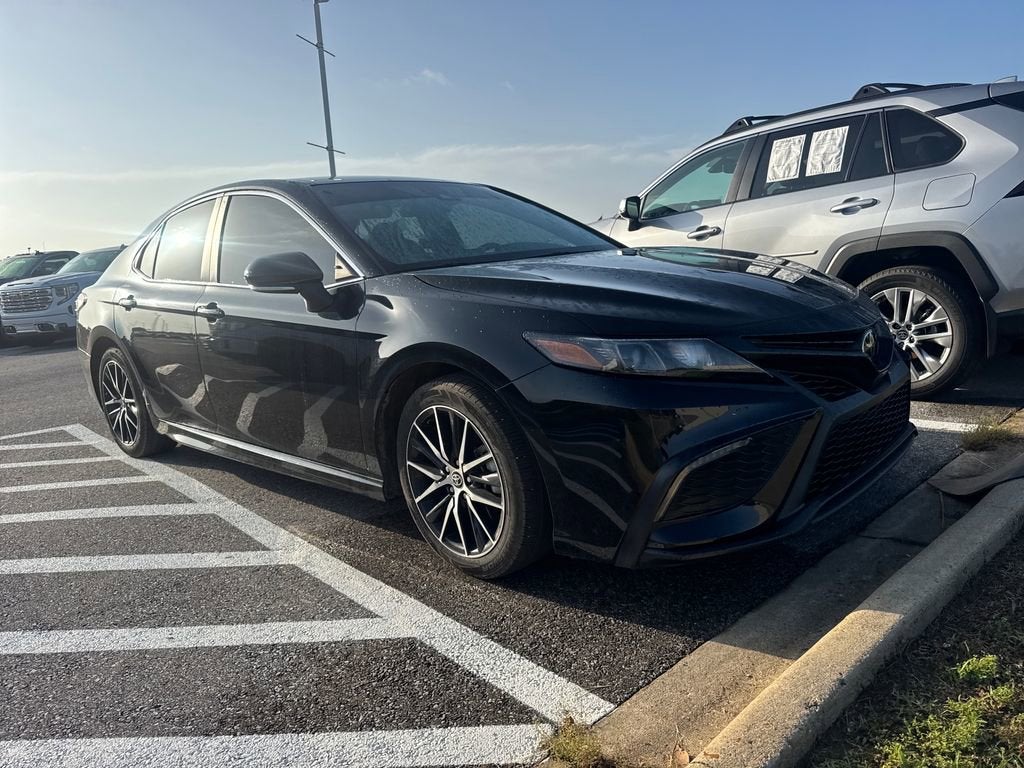 2022 Toyota Camry SE