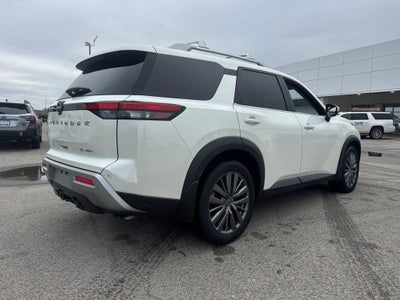 2024 Nissan Pathfinder SL