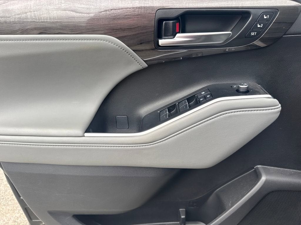 2025 Toyota Highlander Hybrid Limited
