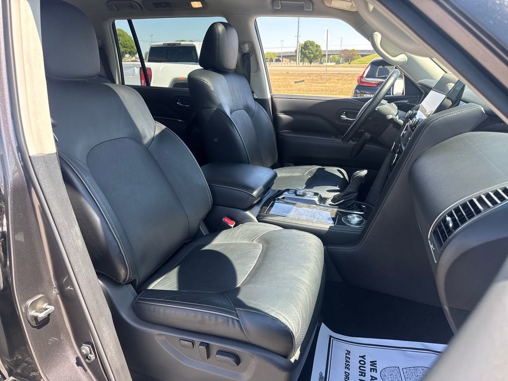 2024 INFINITI QX80 LUXE