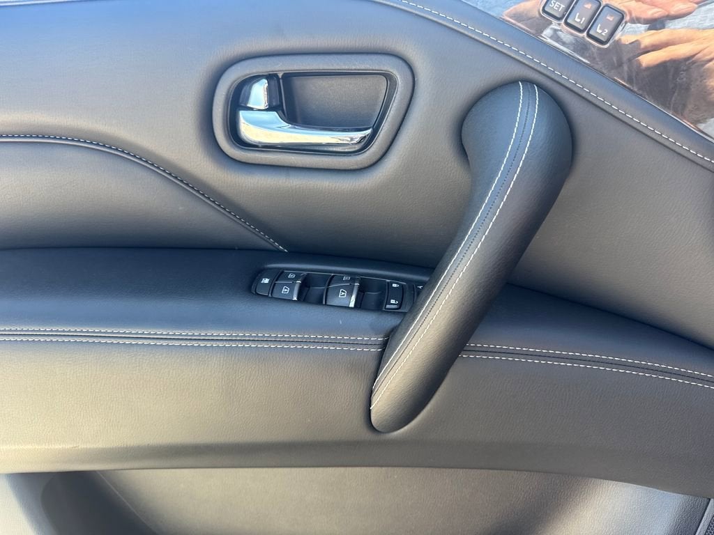 2024 INFINITI QX80 LUXE