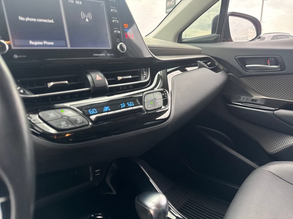 2022 Toyota C-HR XLE
