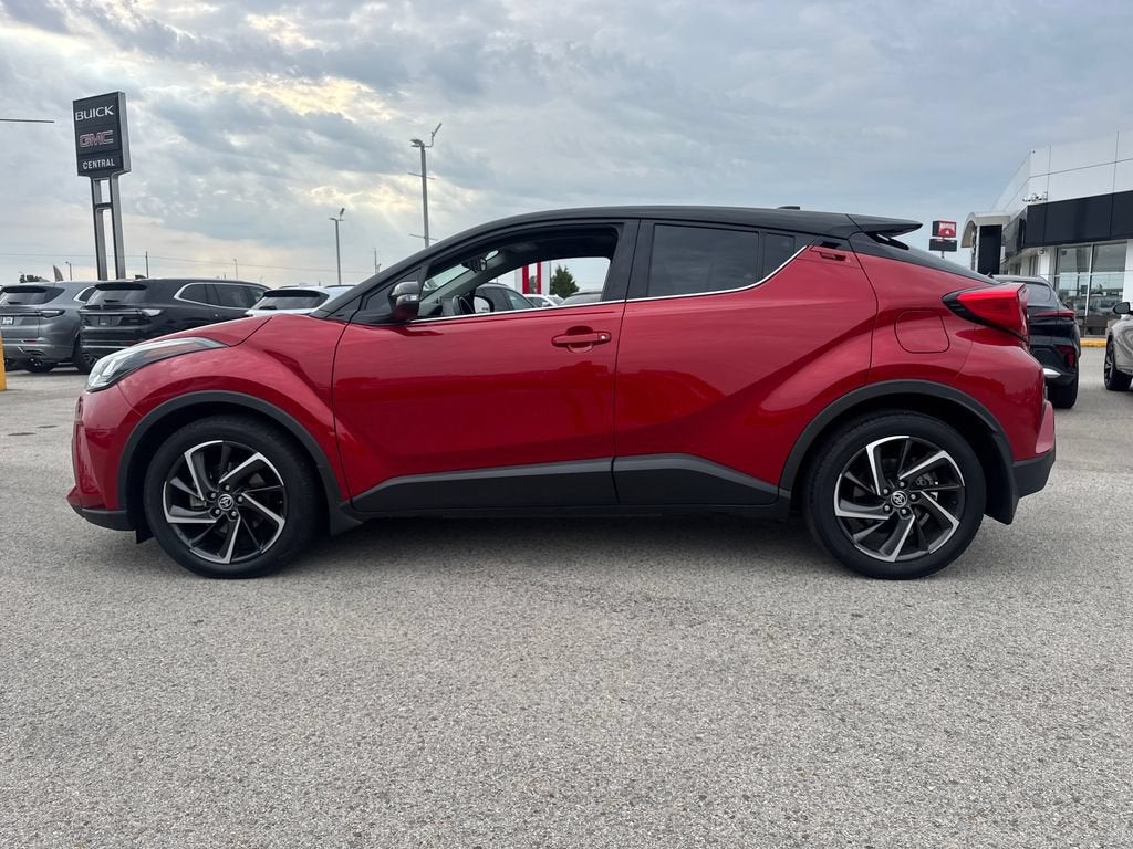 2022 Toyota C-HR XLE