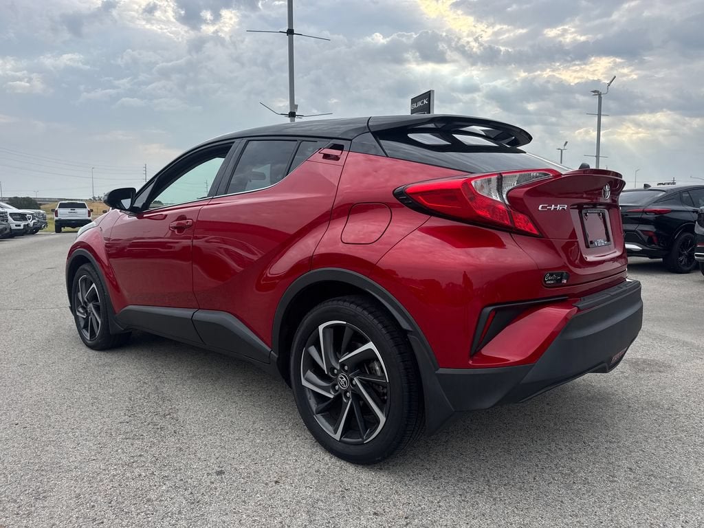 2022 Toyota C-HR XLE