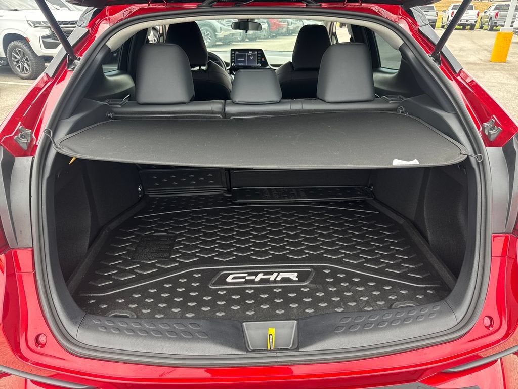 2022 Toyota C-HR XLE