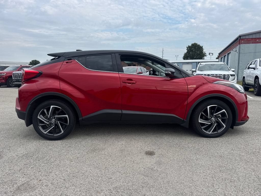 2022 Toyota C-HR XLE