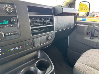 2024 Chevrolet Express Passenger 3500 1LT