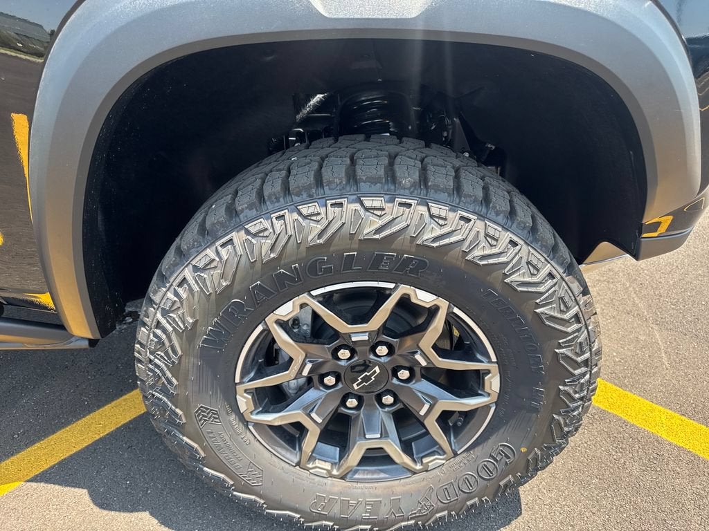 2026 Chevrolet Colorado ZR2 - Photo 12