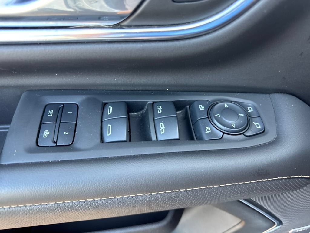 2024 GMC Yukon SLT