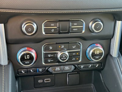 2024 GMC Yukon SLT