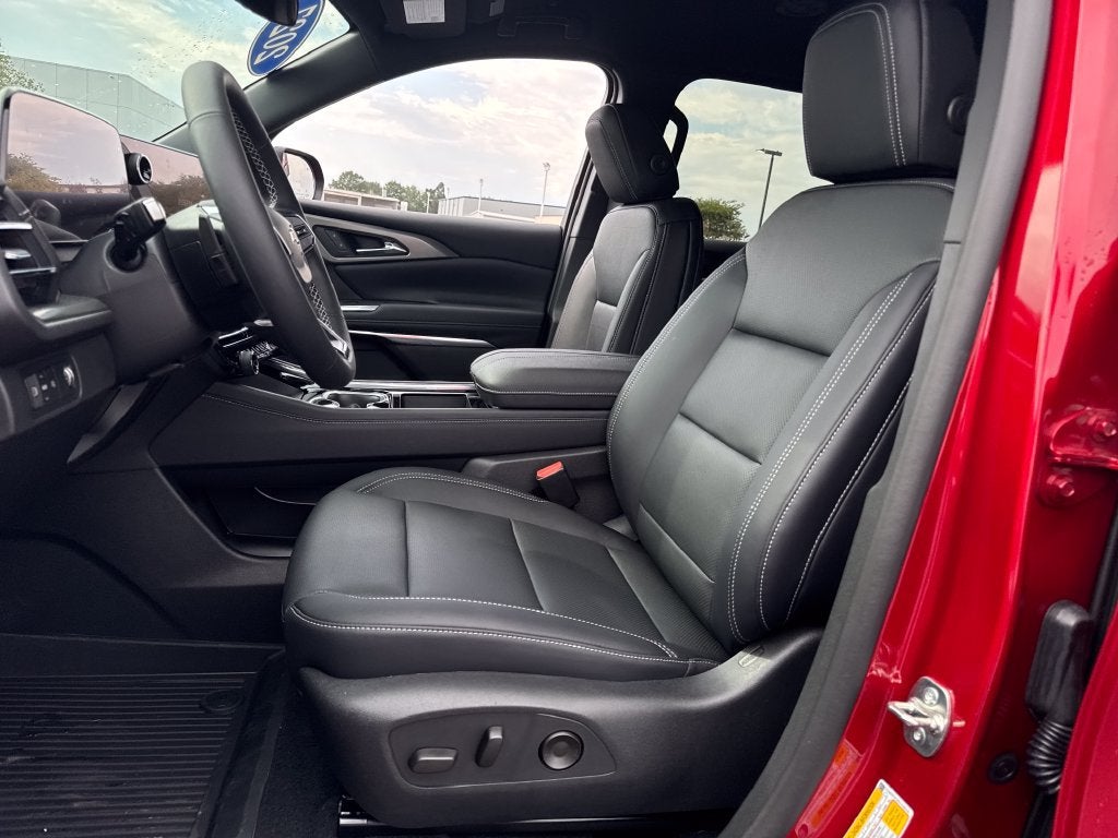 2027 Chevrolet Traverse LT - Photo 14