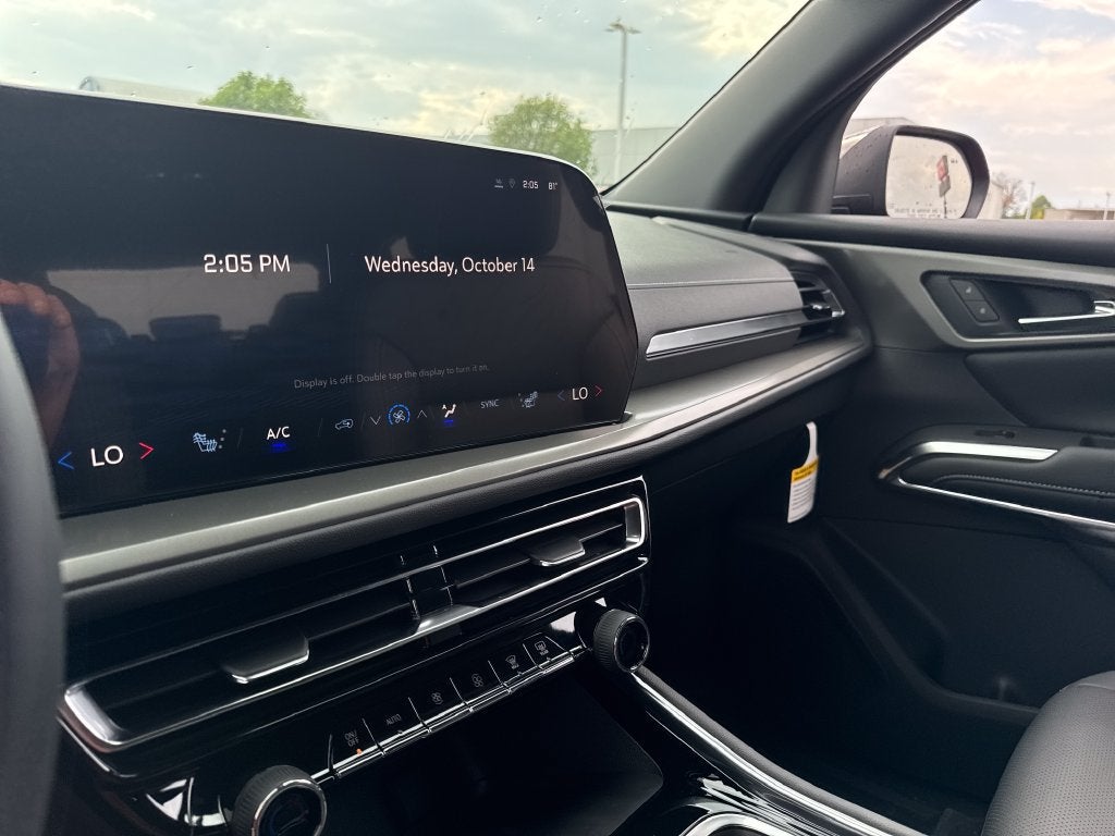 2027 Chevrolet Traverse LT - Photo 18