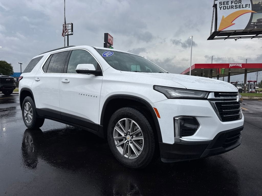 2023 Chevrolet Traverse LT Cloth