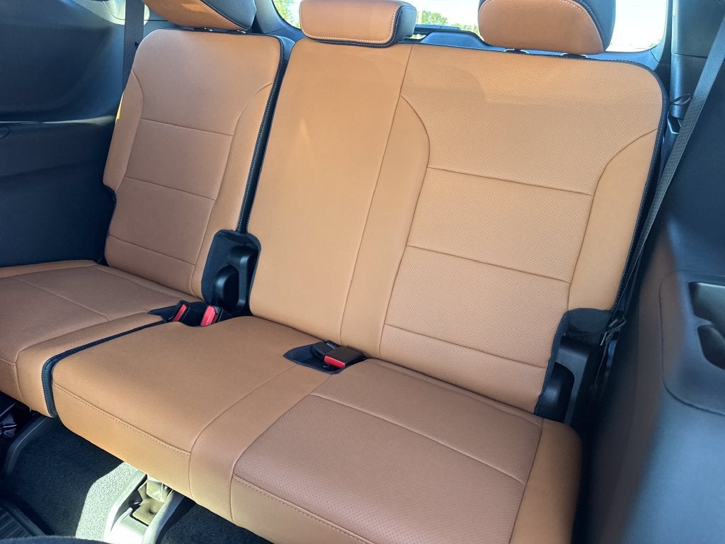 2027 Chevrolet Traverse Z71 - Photo 14