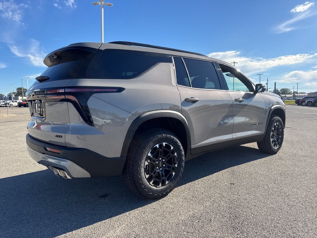 2027 Chevrolet Traverse Z71 - Photo 7