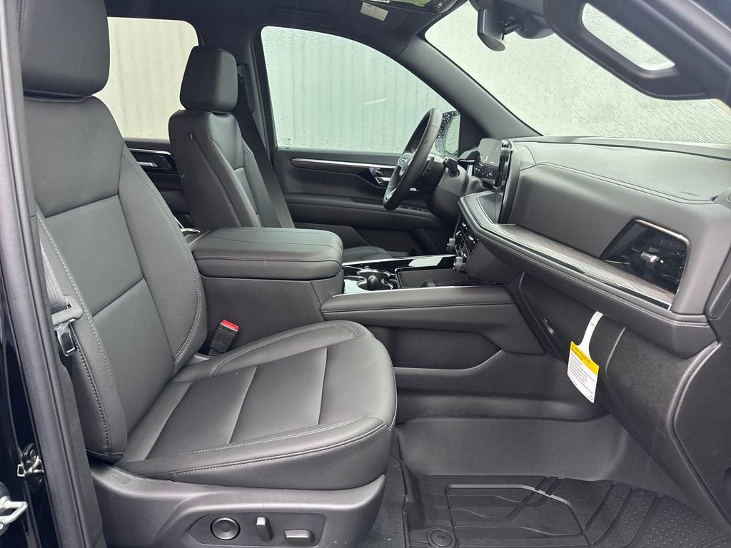 2026 Chevrolet Suburban LT - Photo 11