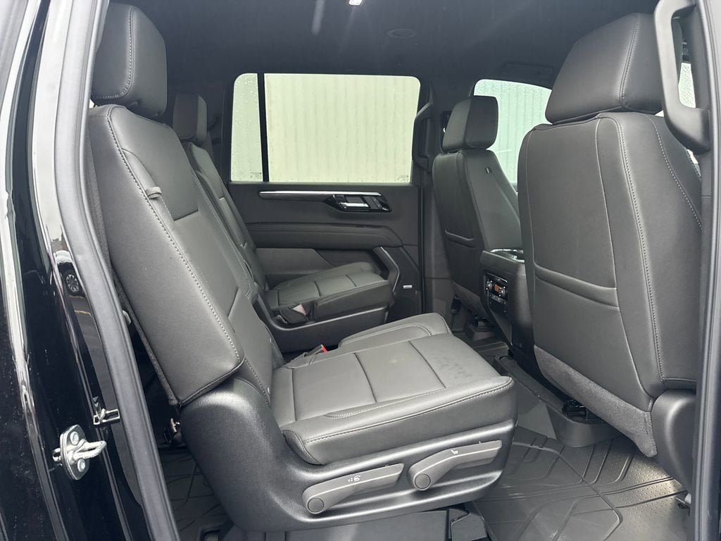 2026 Chevrolet Suburban LT - Photo 13