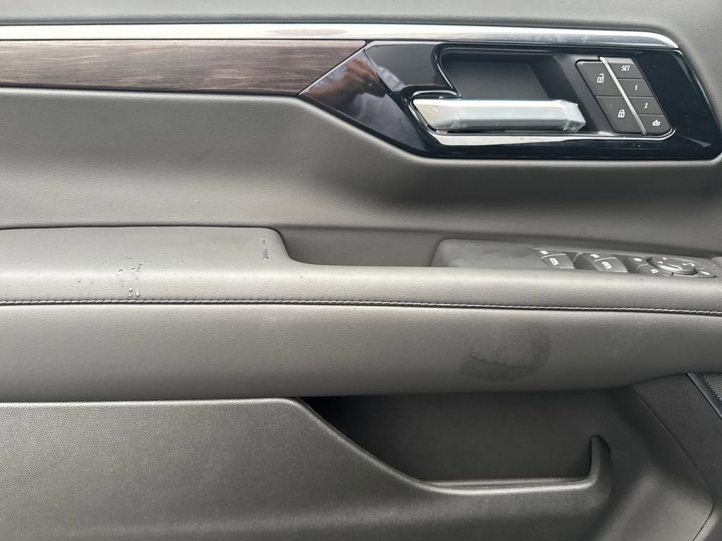 2026 Chevrolet Suburban LT - Photo 19