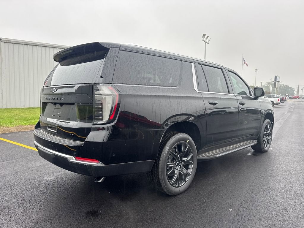 2026 Chevrolet Suburban LT - Photo 7