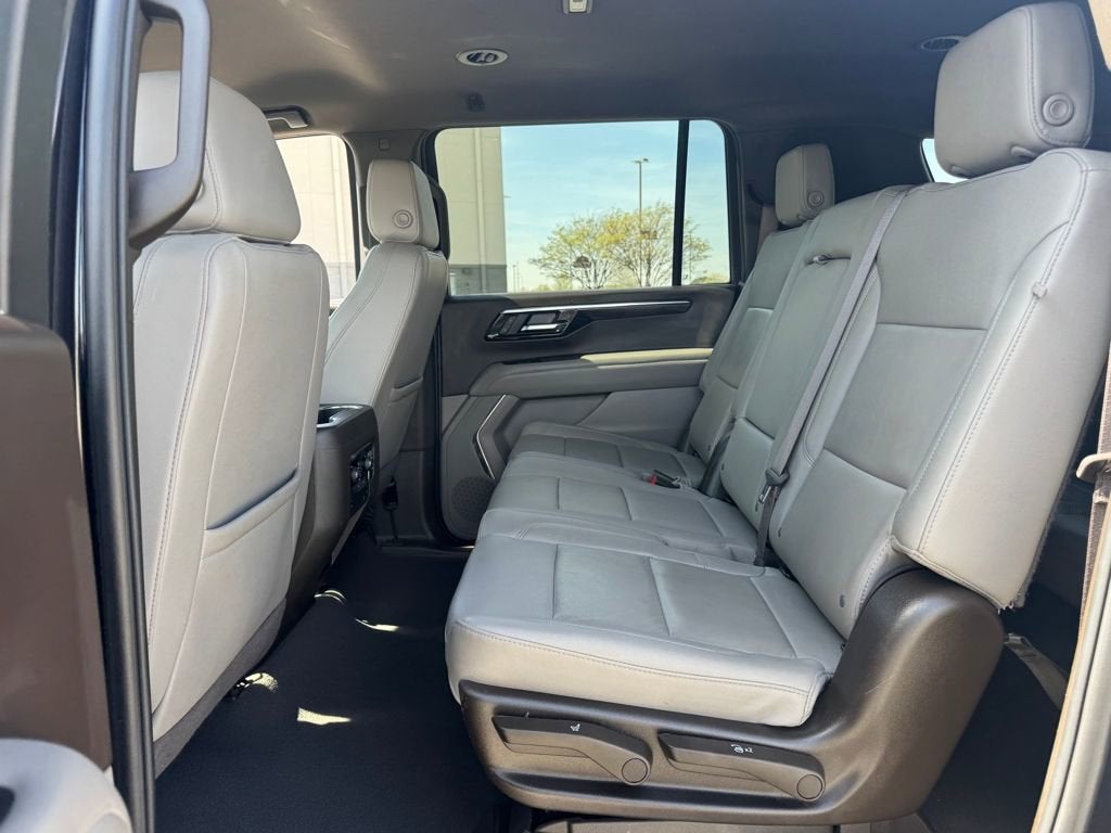 2025 Chevrolet Suburban LT