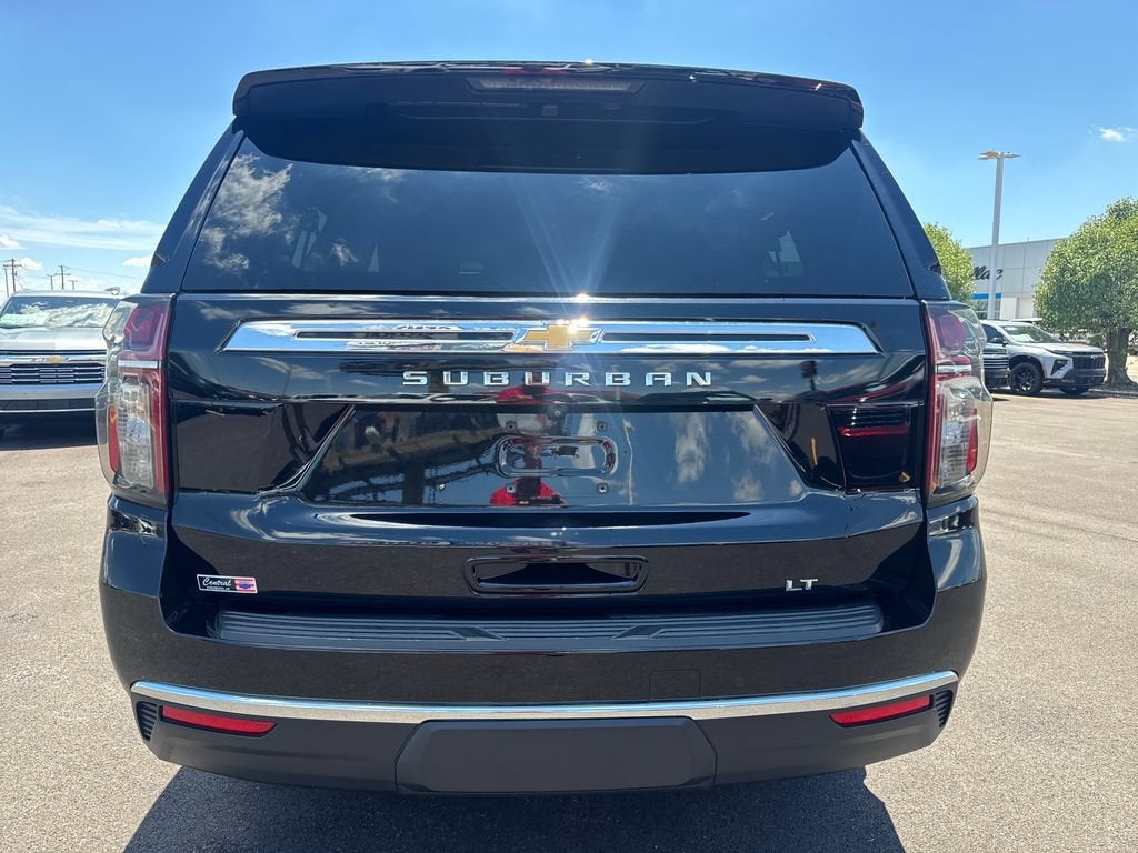 2023 Chevrolet Suburban LT