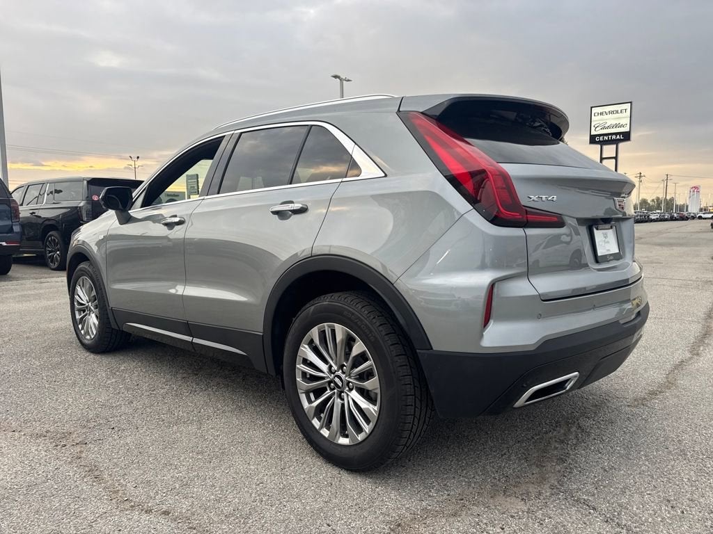 2025 Cadillac XT4 Premium Luxury