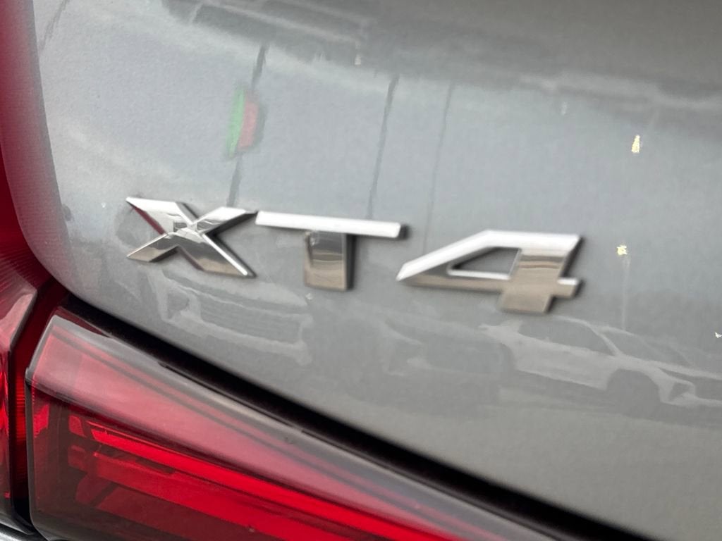 2025 Cadillac XT4 Premium Luxury