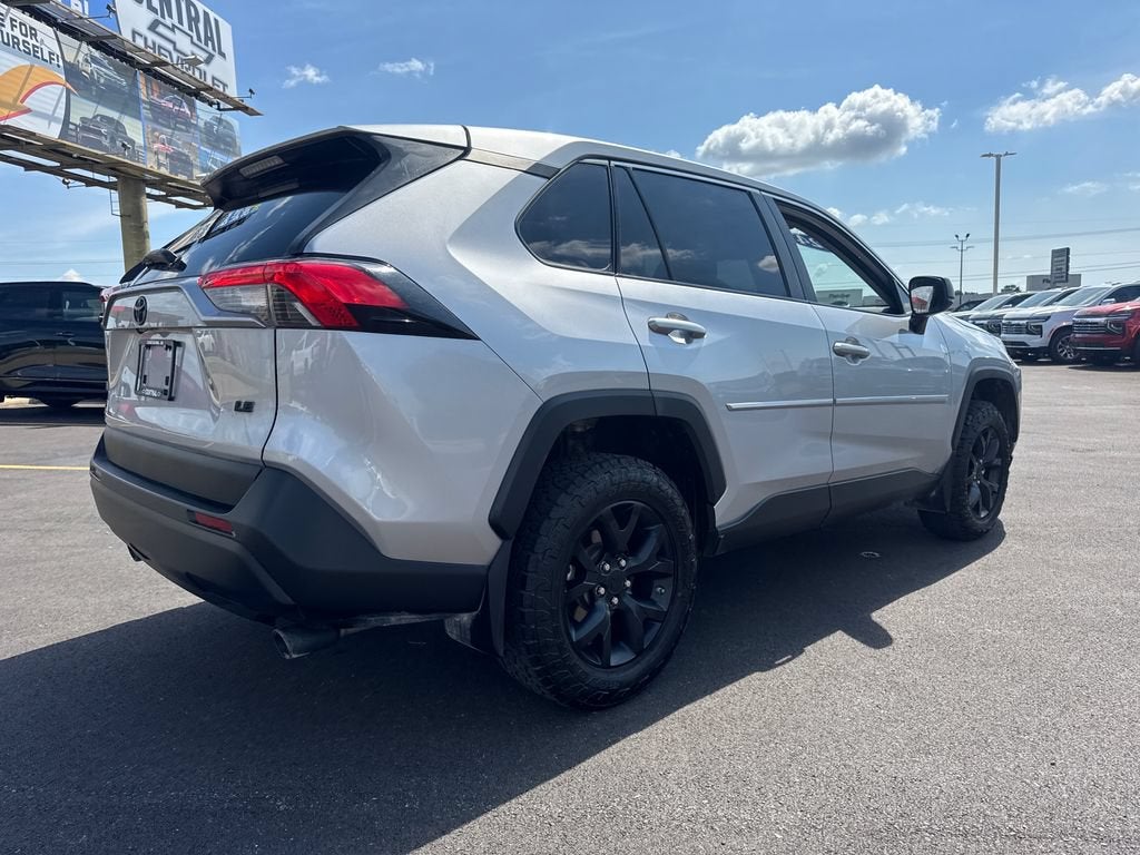 2024 Toyota RAV4 LE