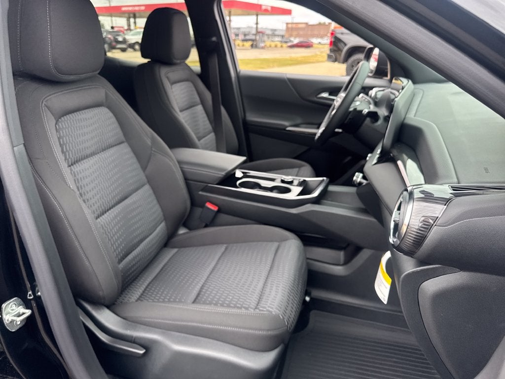 2027 Chevrolet Equinox LT - Photo 12