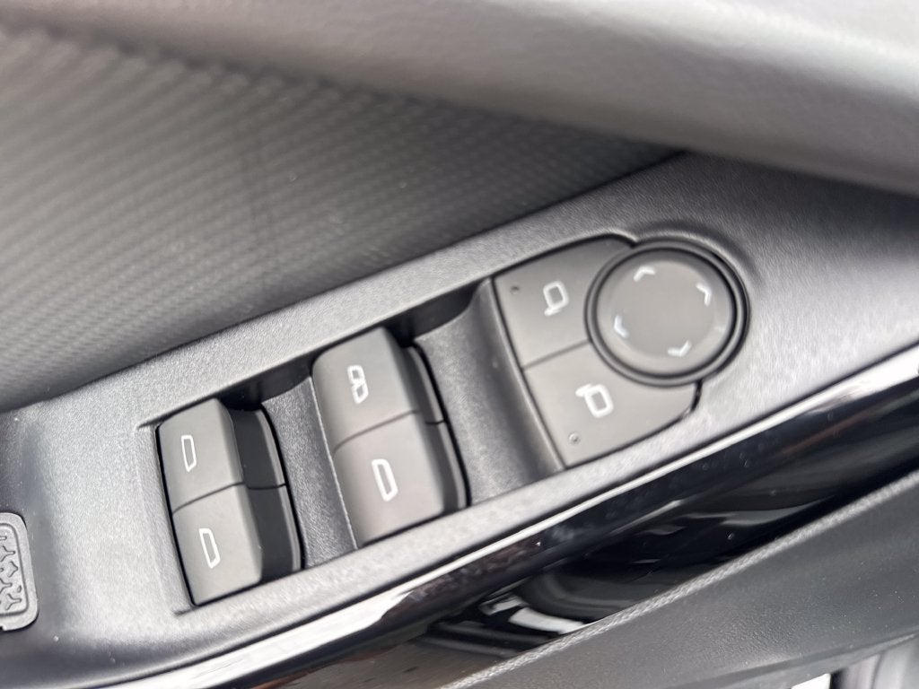 2027 Chevrolet Equinox LT - Photo 17