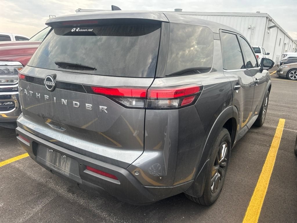 2025 Nissan Pathfinder S
