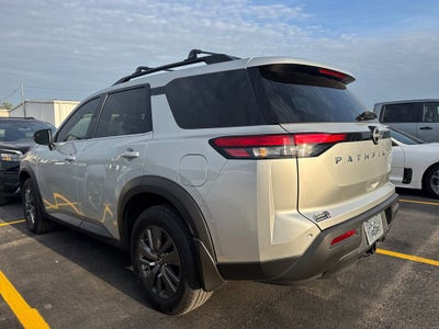 2024 Nissan Pathfinder SV