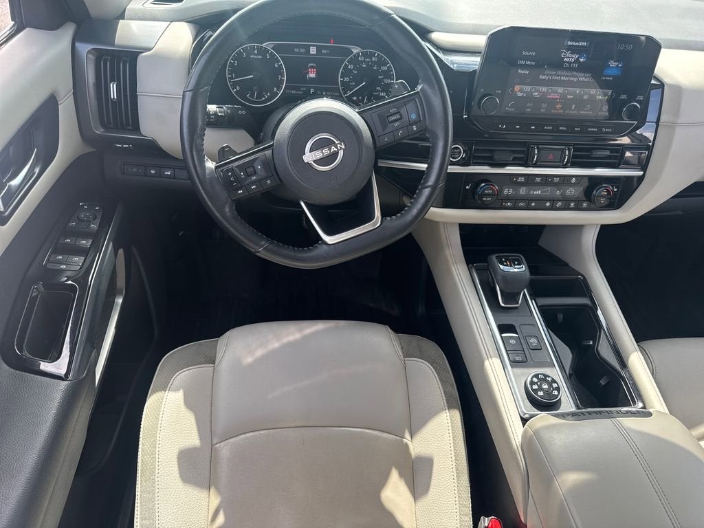 2023 Nissan Pathfinder SL