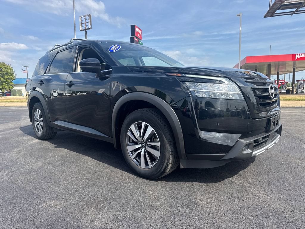 2023 Nissan Pathfinder SL