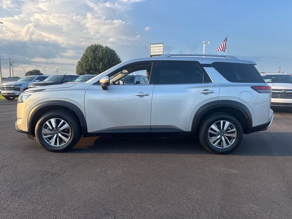 2025 Nissan Pathfinder SL