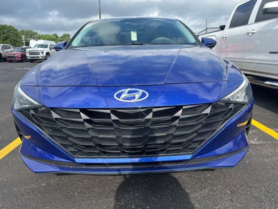 2022 Hyundai Elantra SE